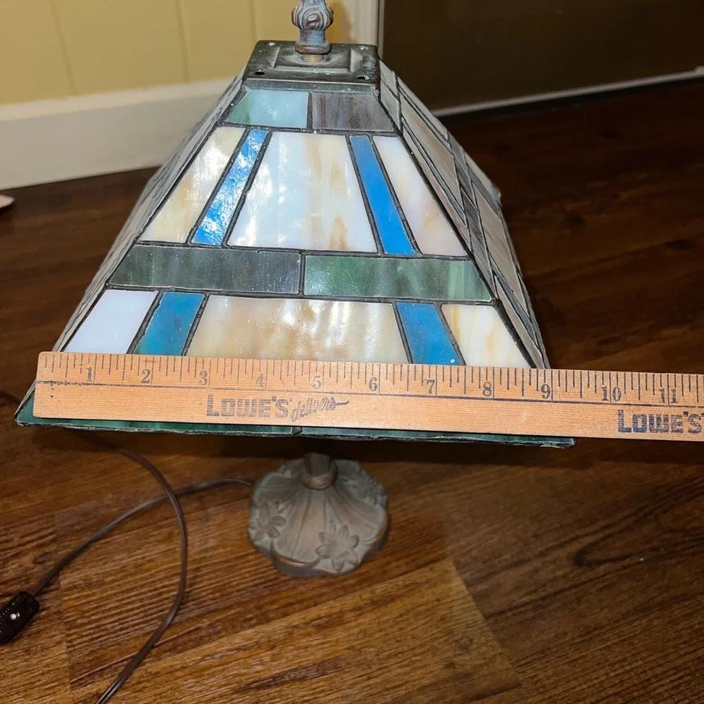 Underwriters Laboratory Vintage Small Portable Tiffany Stained Glass Lamp - Picture 12 of 14